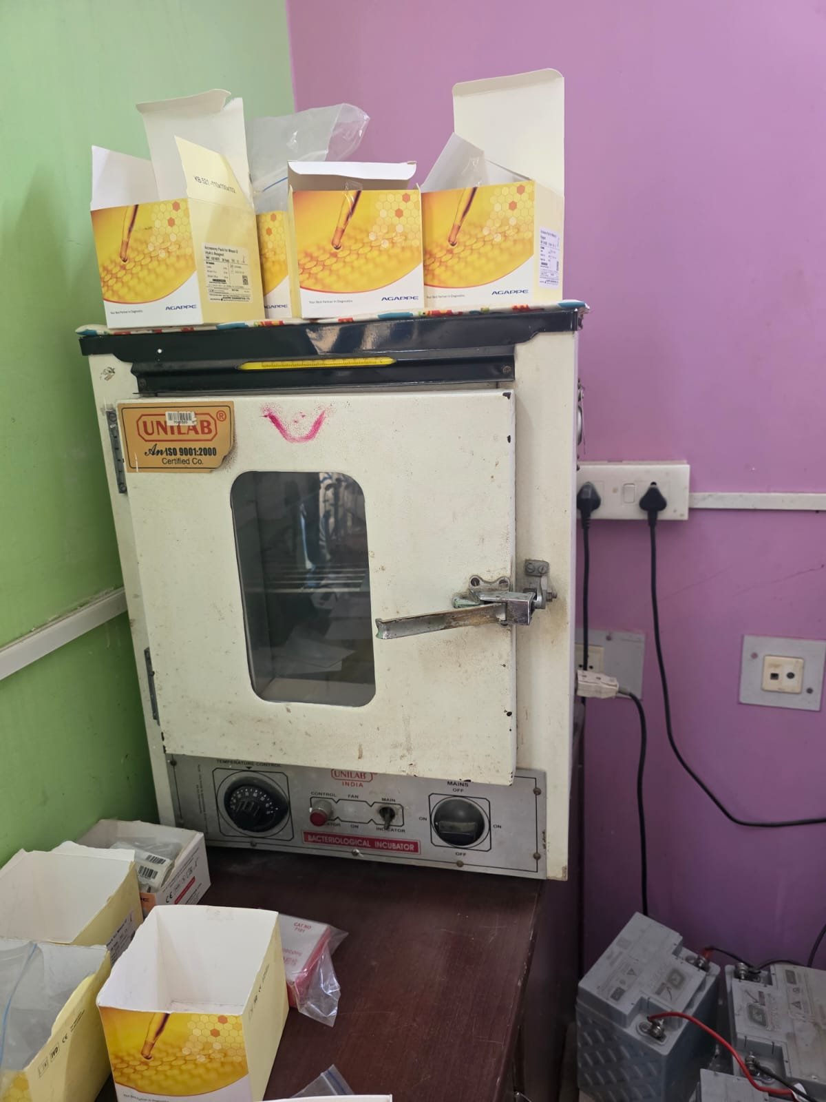Incubetor for Temperature maintaining