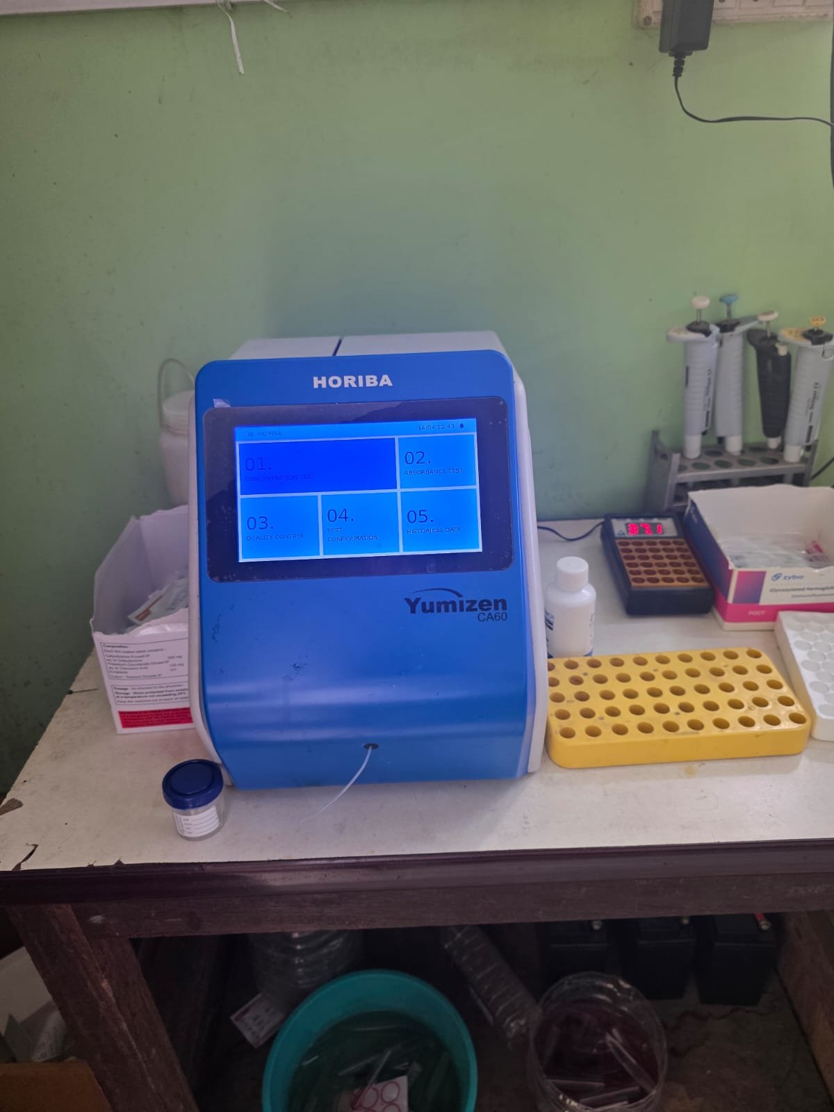 Semi Auto Analyser